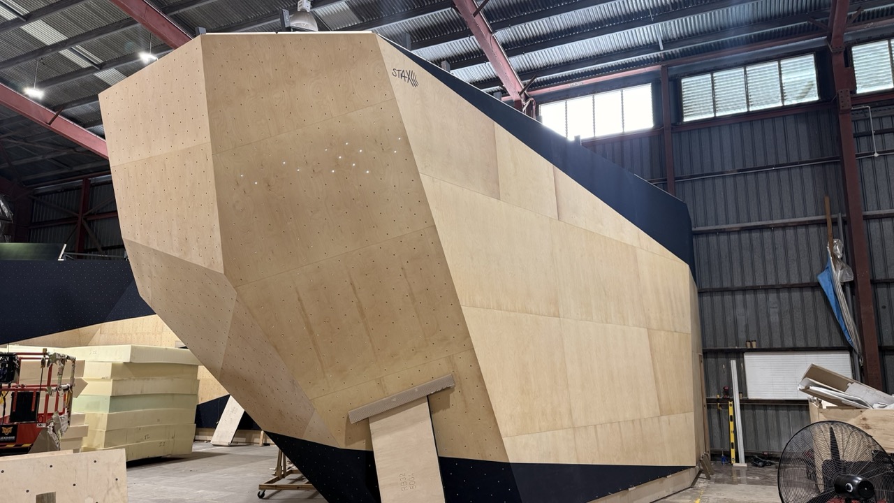 Bouldering Slab and arete feature